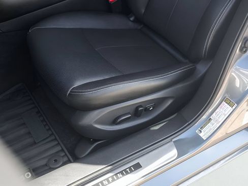 Used 2018 INFINITI Q50 Luxe w/ Sensory Package (Luxe) AWD/4WD image 11