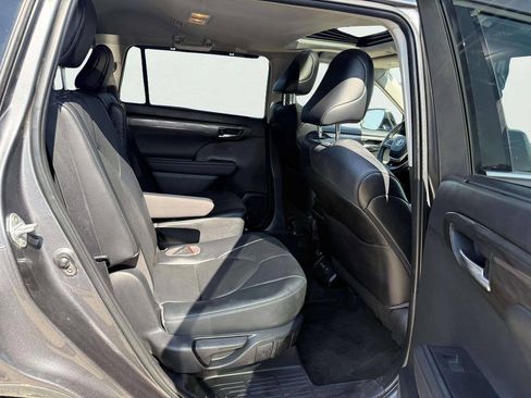 Used 2023 Toyota Highlander Limited AWD/4WD image 14