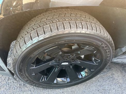 Used 2018 Cadillac Escalade 4WD image 36