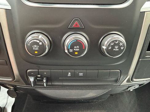 Used 2013 RAM 1500 Classic SLT AWD/4WD image 18