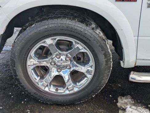 Used 2017 RAM 1500 Laramie image 32