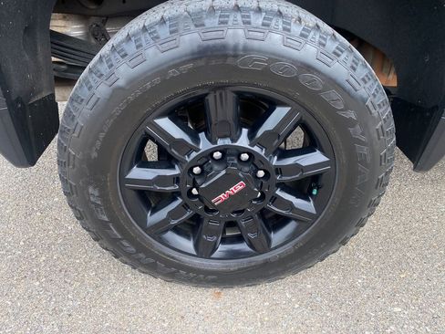 Used 2024 GMC Sierra 2500 AT4 w/ AT4 Premium Plus Package image 34