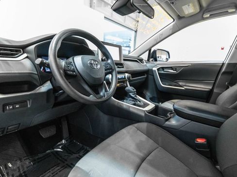 Certified 2025 Toyota RAV4 XLE AWD/4WD image 4