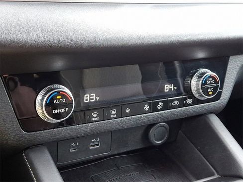 Used 2022 Mitsubishi Outlander ES image 16