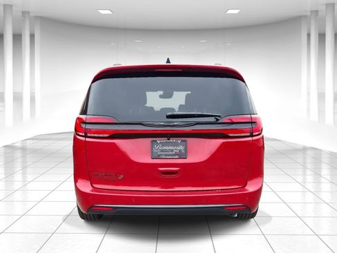 New 2026 Chrysler Pacifica Select w/ S Appearance Package FWD image 4