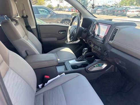 Used 2024 Nissan Frontier SV w/ SV Convenience Package AWD/4WD image 14