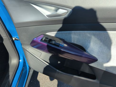 New 2025 Volkswagen ID.4 Pro image 16