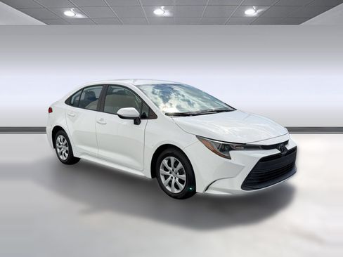 Used 2023 Toyota Corolla LE FWD image 7