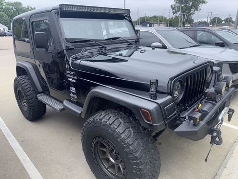 Used 2004 Jeep Wrangler 4WD image 4