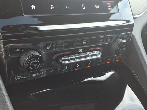 New 2025 Jeep Grand Cherokee L Altitude image 10