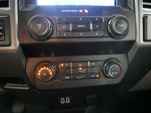 Used 2020 Ford F150 XLT w/ Equipment Group 302A Luxury AWD/4WD image 23