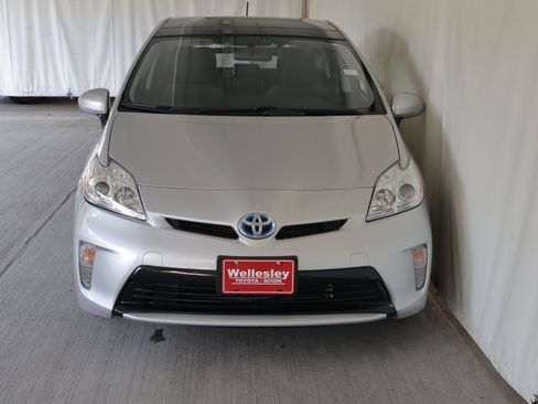 Used 2015 Toyota Prius Three w/ Solar Roof Package FWD image 6
