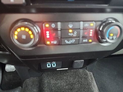 Certified 2018 Ford F150 XLT w/ Equipment Group 302A Luxury image 13