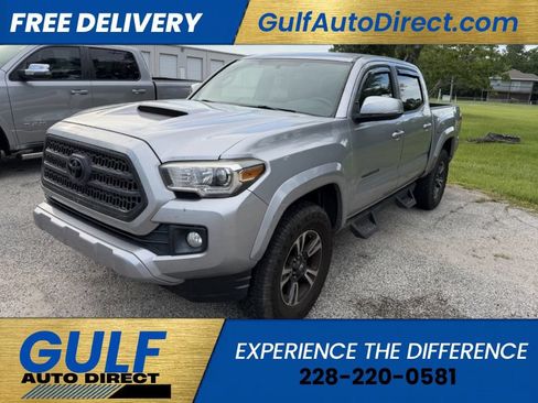 Used 2017 Toyota Tacoma TRD Sport w/ Tow Package RWD image 3