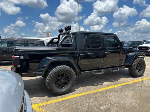 Used 2024 Jeep Gladiator Sport AWD/4WD image 5