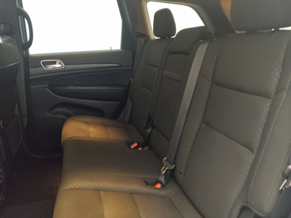 Used 2022 Jeep Grand Cherokee Laredo E w/ Security & Convenience Group RWD image 18