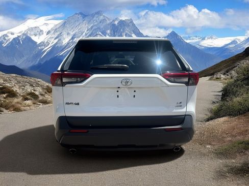 Used 2019 Toyota RAV4 LE w/ All Weather Liner Package AWD/4WD image 4
