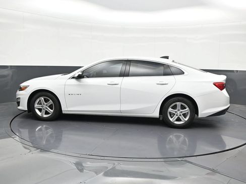Used 2024 Chevrolet Malibu LS FWD image 2
