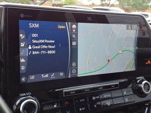 Used 2021 Toyota Highlander Platinum image 21