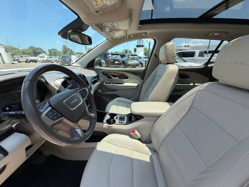 Used 2020 GMC Terrain Denali w/ Denali Premium Package AWD/4WD image 4