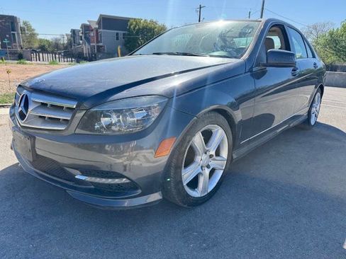 Used 2011 Mercedes-Benz C 300 Luxury image 2