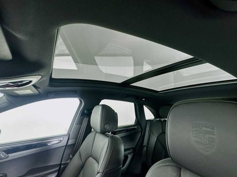 Used 2025 Porsche Macan image 13