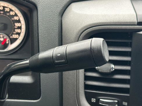 Used 2015 RAM 1500 Express image 20