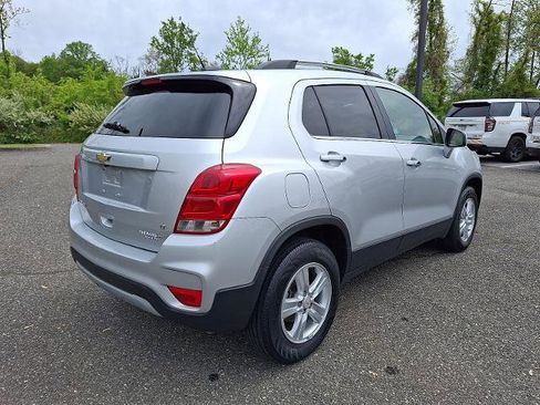 Used 2020 Chevrolet Trax LT w/ LT Convenience Package AWD/4WD image 7