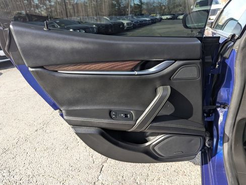 Used 2019 Maserati Ghibli S Q4 AWD/4WD image 38