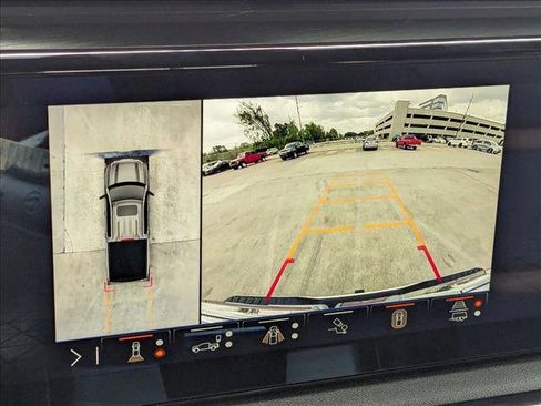 Used 2024 GMC Sierra 1500 AT4 w/ Technology Package AWD/4WD image 12