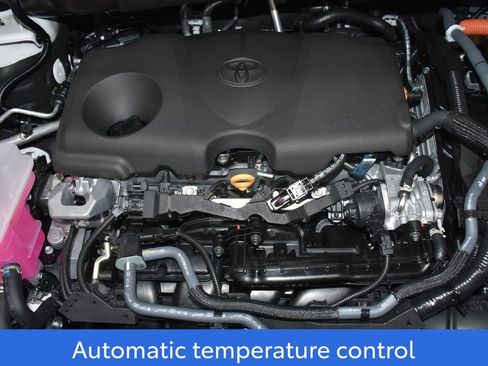 New 2026 Toyota Highlander Platinum image 7