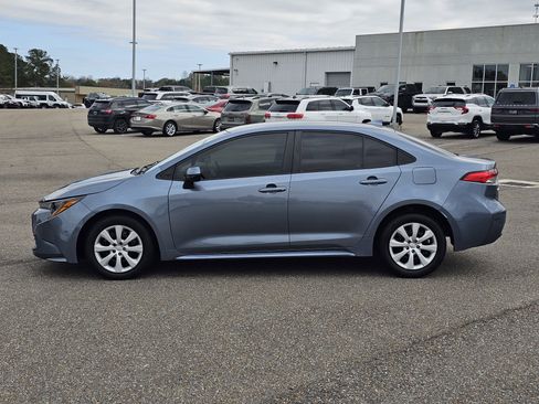 Used 2024 Toyota Corolla LE image 12