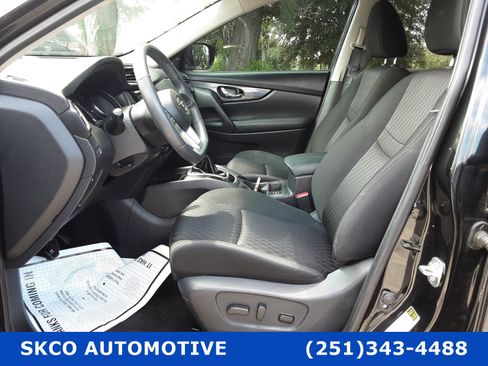 Used 2018 Nissan Rogue SV image 11