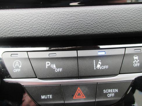 Used 2025 Chrysler Pacifica Select FWD image 23
