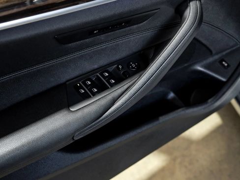Used 2019 BMW 530i RWD image 42
