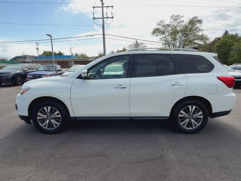 Used 2019 Nissan Pathfinder SL AWD/4WD image 5