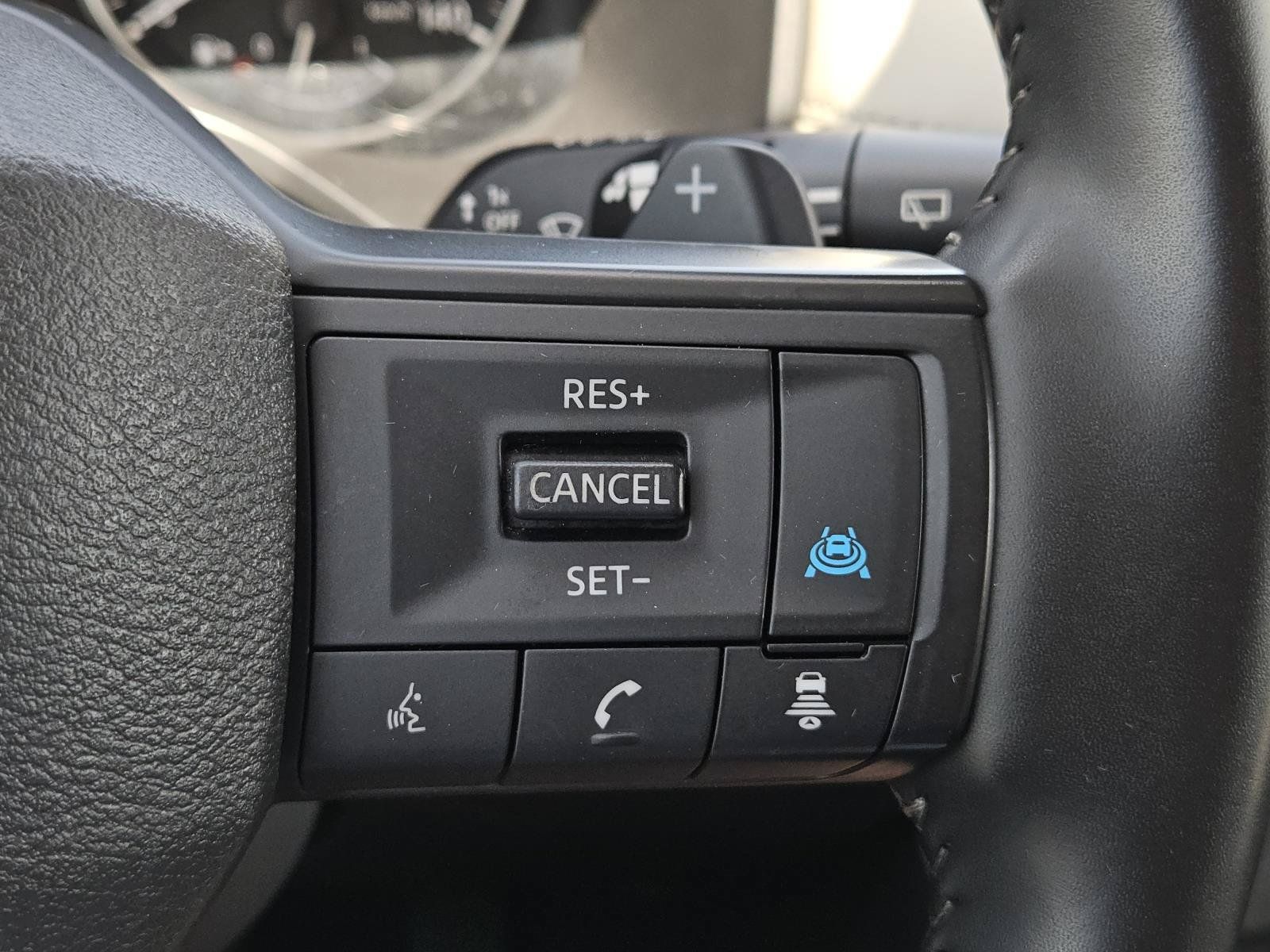 Used 2025 Nissan Rogue SV AWD/4WD image 20