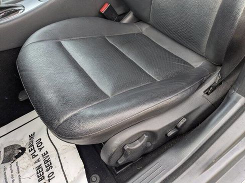 Used 2006 Mercedes-Benz C 230 Sedan image 16