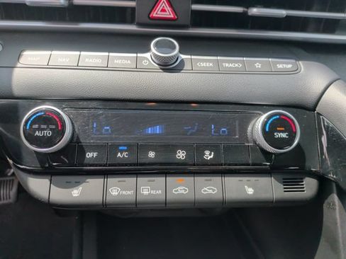 Used 2023 Hyundai Elantra SEL w/ Convenience Package FWD image 21