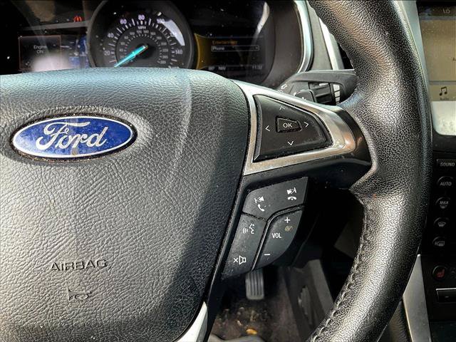 Used 2016 Ford Edge Titanium FWD image 18
