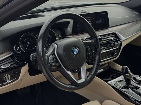 Used 2018 BMW 530e xDrive image 21