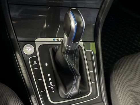 Used 2019 Volkswagen e-Golf SE w/ Driver Assistance Package image 24