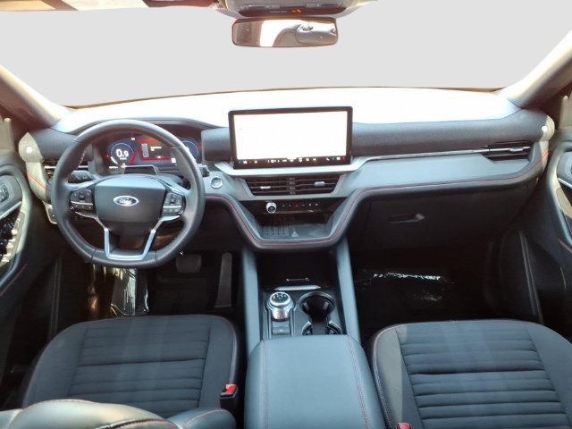 Used 2025 Ford Explorer ST-Line w/ Premium Package RWD image 33
