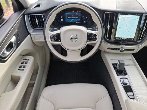 Certified 2024 Volvo XC60 B5 Core w/ Climate Package image 11