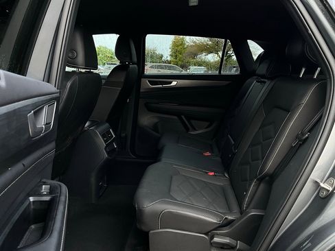 Used 2025 Volkswagen Atlas Cross Sport SE image 12