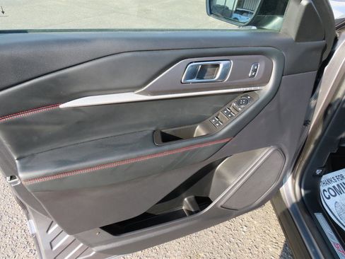 Used 2025 Ford Explorer ST-Line AWD/4WD image 10