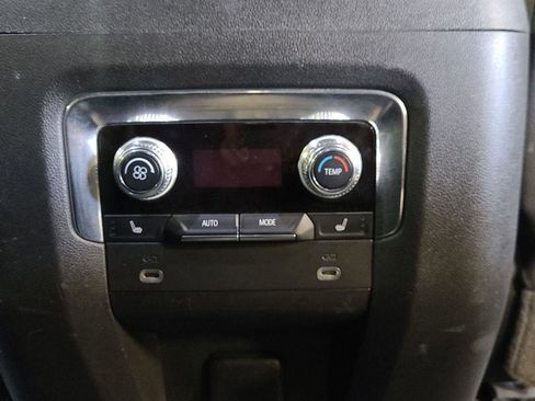 Used 2023 GMC Yukon XL Denali image 23