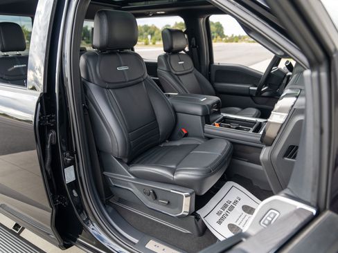 Used 2025 Ford F450 Platinum image 37