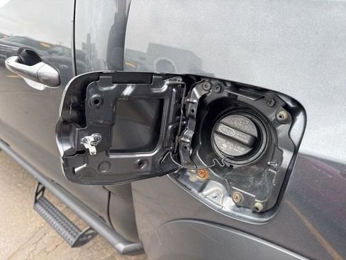 Used 2023 Toyota Tacoma TRD Off-Road w/ Advanced Technology Package AWD/4WD image 19