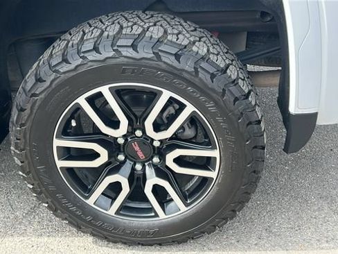 Used 2020 GMC Sierra 1500 AT4 w/ AT4 Premium Package AWD/4WD image 6